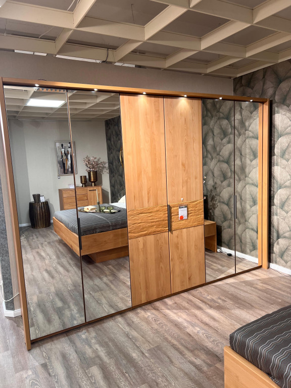 Kleiderschrank
